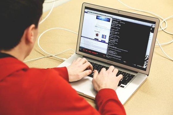 Écrire un code propre et efficace : Meilleures pratiques pour les programmeurs